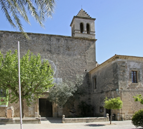 Fotografía de la fachada del Convento de Sant Domingo